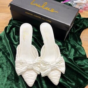 Lulu's Cream Bow Mules